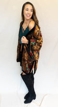 Load image into Gallery viewer, The Devin&#39;s In The Details Kimono, Multi