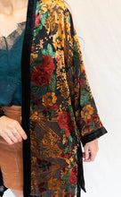 Load image into Gallery viewer, The Devin&#39;s In The Details Kimono, Multi